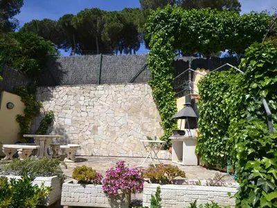 Jardín al aire libre en Encantadora Casa Individual con Piscina en Begur - ES-226-28