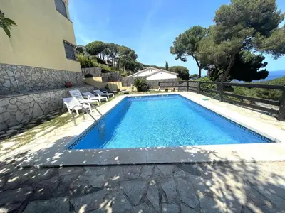 Piscina en o cerca de Encantadora Casa Individual con Piscina en Begur - ES-226-28
