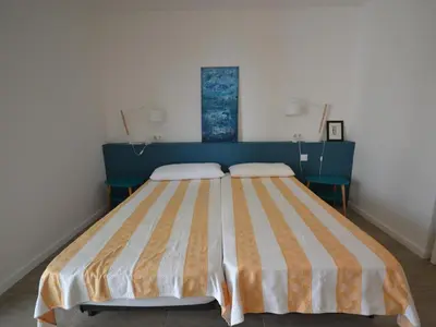 Cama o camas de una habitación en Apartamento Reformado en Aiguablava con Terraza - ES-226-32
