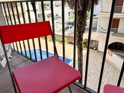 Un balcón o terraza de LETS HOLIDAYS CENTRIC APARTMENT with POOL in TOSSA 2