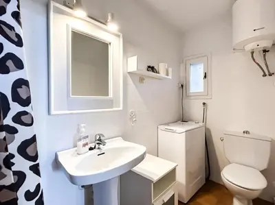Un baño de Apartamento con piscina en Platja d'Aro