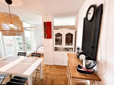Una cocina o zona de cocina en Apartamento con piscina en Platja d'Aro
