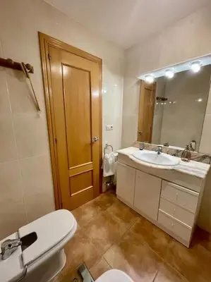 Un baño de Casa con piscina Sant Pol de Mar