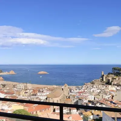 LETS HOLIDAYS Pool and sea views apartment with 1 parking space