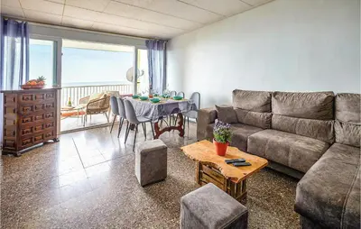 Zona de estar de Nice Apartment In Pineda De Mar