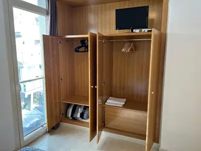 Una televisión o centro de entretenimiento en Apartments MTB Only Couples