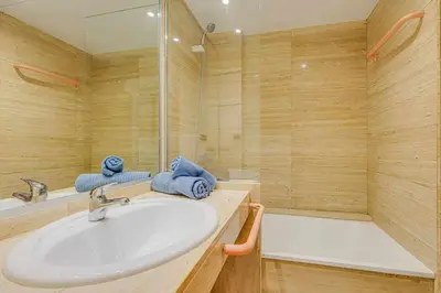 Un baño de BA Sabanell Park