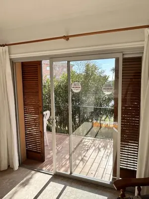 Un balcón o terraza de Isard 7 Apartamento junto a la playa