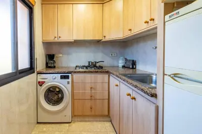 Una cocina o zona de cocina en Isard 7 Apartamento junto a la playa