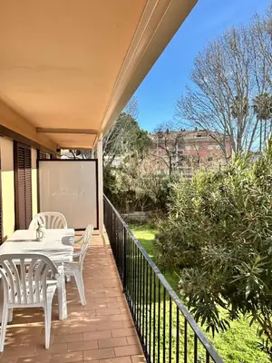 Un balcón o terraza de Isard 7 Apartamento junto a la playa