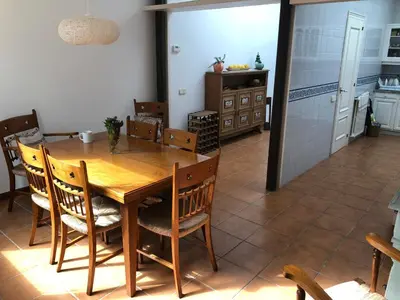 Una cocina o zona de cocina en FAMILY Homefromhomees