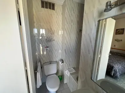 Un baño de Hostal Zurich